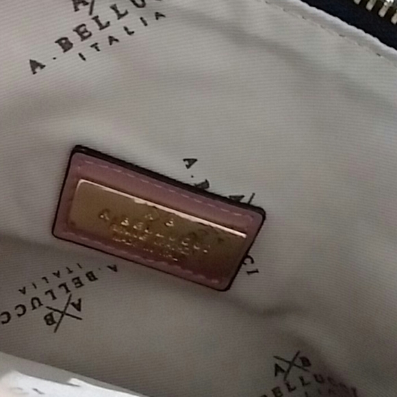 Alberto Belucci Italy Artemide Leather Shoulder Bag - Picture 7 of 8